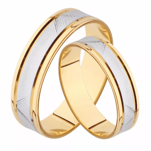 Парные обручальные кольца с алмазными гранями с покрытием родия