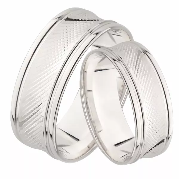 Парные обручальные кольца прямые из белого золота с алмазными гранями 8 мм